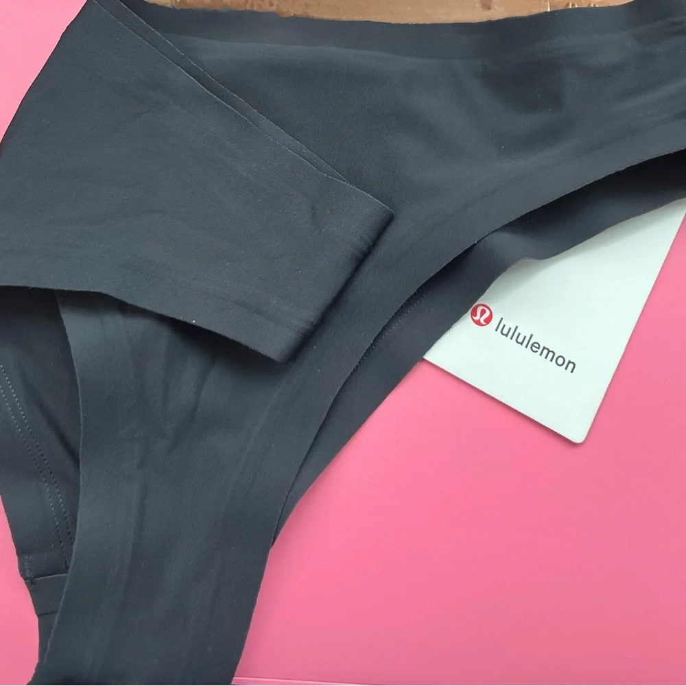NEW Lululemon Explore the Shore Bottom in Black